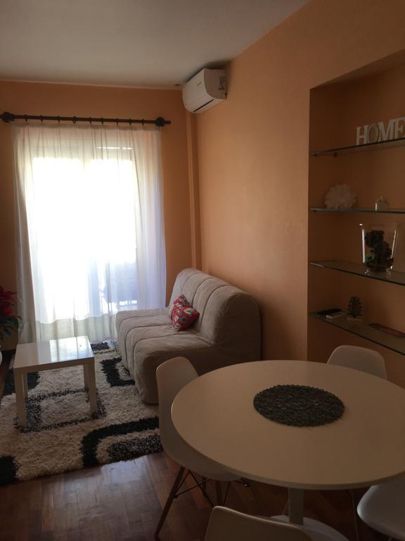 Toledo Suite เนเปิลส์ ภายนอก รูปภาพ